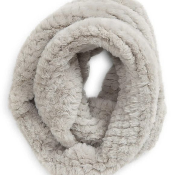 NWT Faux Fur Infinity Scarf JOCELYN in Light Grey - One size - Picture 1 of 4